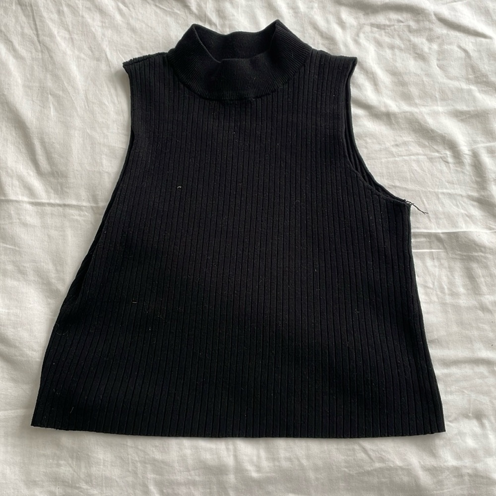 Black turtle neck crop top sleeveless